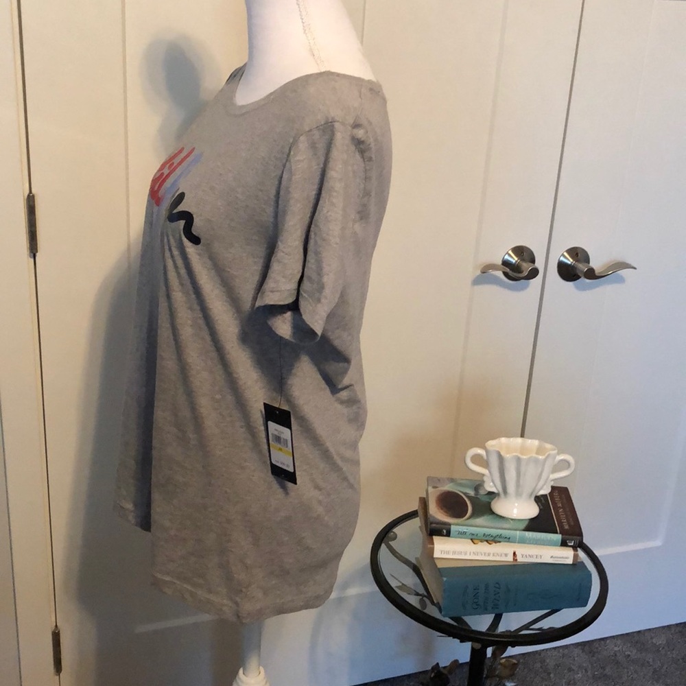 NWT Tommy Hilfiger M Tee!! - Picture 3 of 8